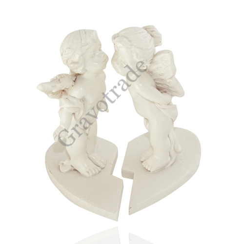 Gipszből készült, félbetört szíven álló angyal pár, fehér  8,2 cm