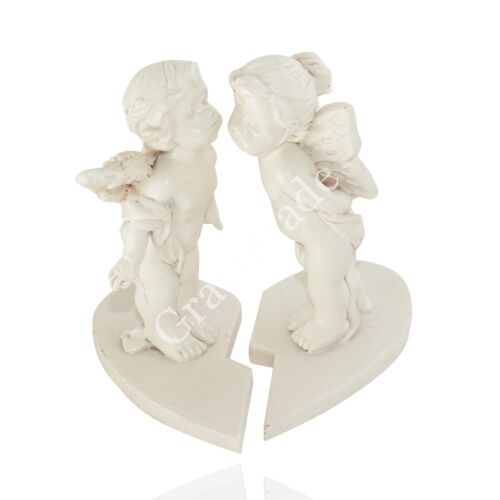 Gipszből készült, félbetört szíven álló angyal pár, fehér  8,2 cm